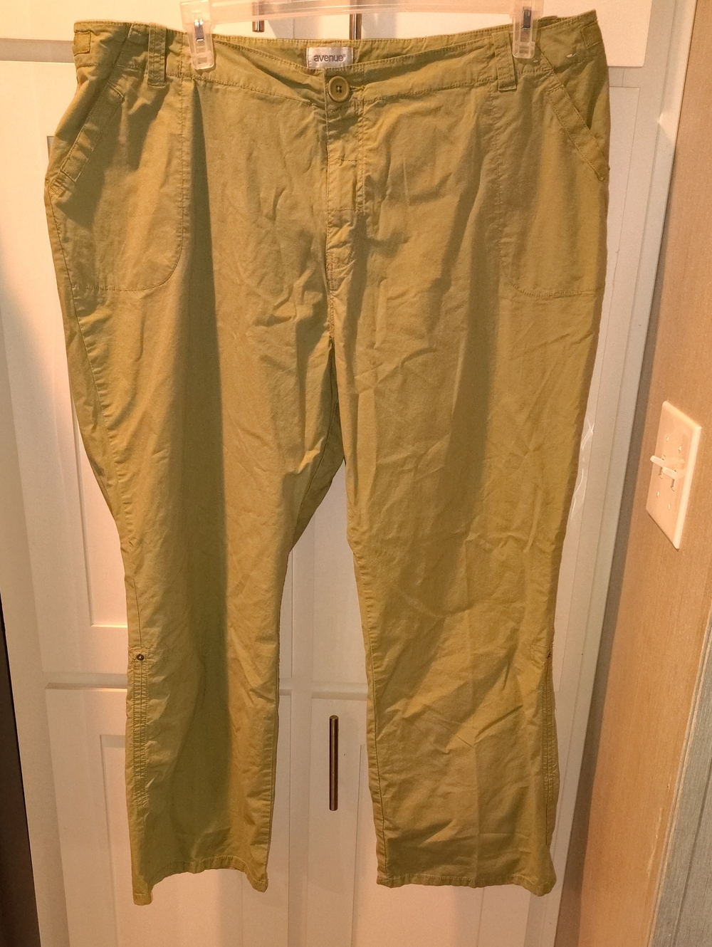 Avenue Men's Olive Green Casual Chinos